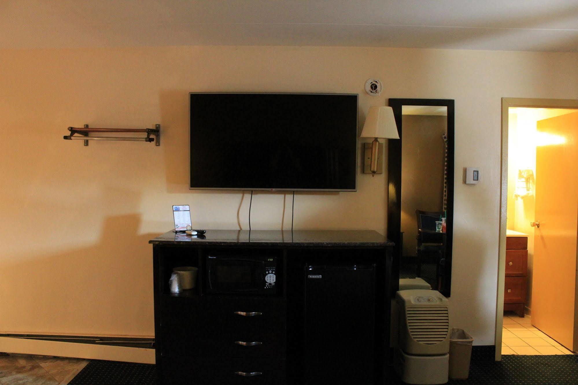 American Inn And Suites Countryside Εξωτερικό φωτογραφία